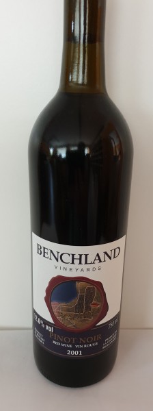 Benchland Pinot Noir 2001